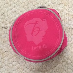 BENEFIT Kit (makeup bag)